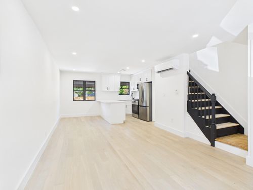 1310 223rd St, Bronx, NY, 10466-5804 | Card Image