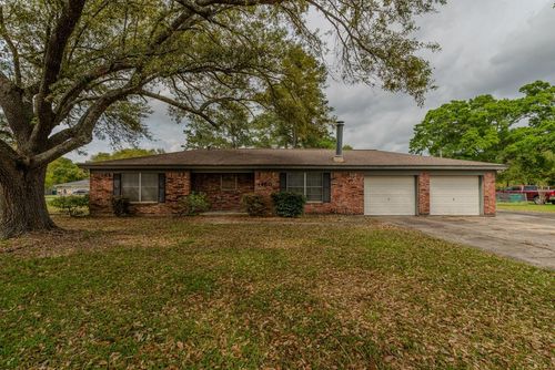 1450 Bassett St, Orange, TX, 77632-1838 | Card Image