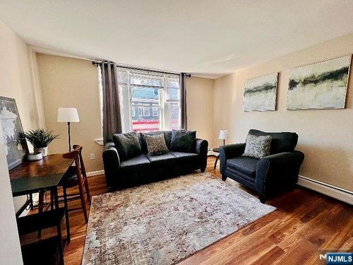 138 Park Ave, East Rutherford, NJ, 07073-1855 | Card Image