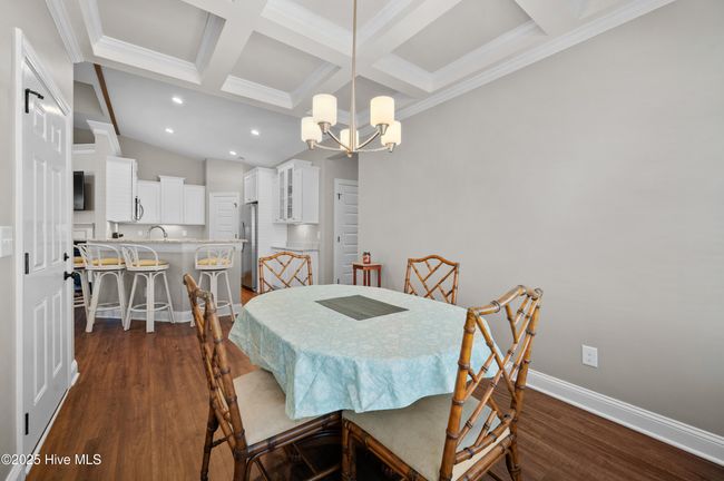 dining | Image 12