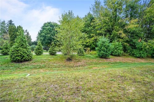 1529 Spruce Hill Dr, Stow, OH, 44224-1423 | Card Image