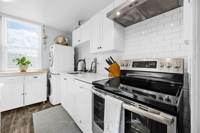 522 - 350 Quigley Rd, Condo with 3 bedrooms, 1 bathrooms and null parking in Hamilton ON | Image 11