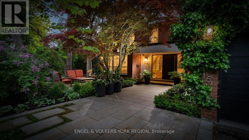 15 Silvergrove Road, Toronto (St. Andrew-Windfields), ON, M5L2N5 | Card Image