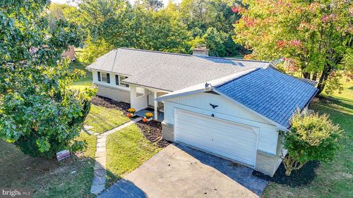 8959 Leetown Rd, KEARNEYSVILLE, WV, 25430-3564 | Card Image