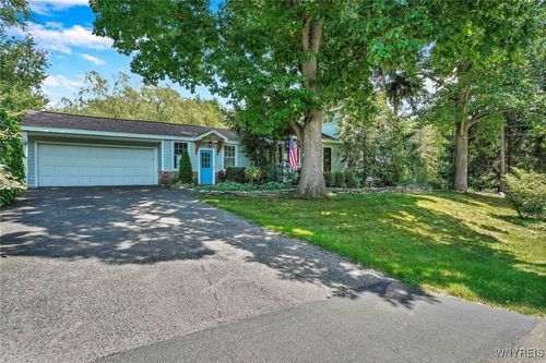 3714 Hampton Brook Dr, Hamburg, NY, 14075-6342 | Card Image