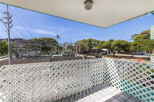 205-3410 Leahi Ave, Honolulu, HI, 96815-4203 | Card Image