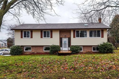 85 High Acres Cres, Kitchener, ON, N2N2S3 | Card Image