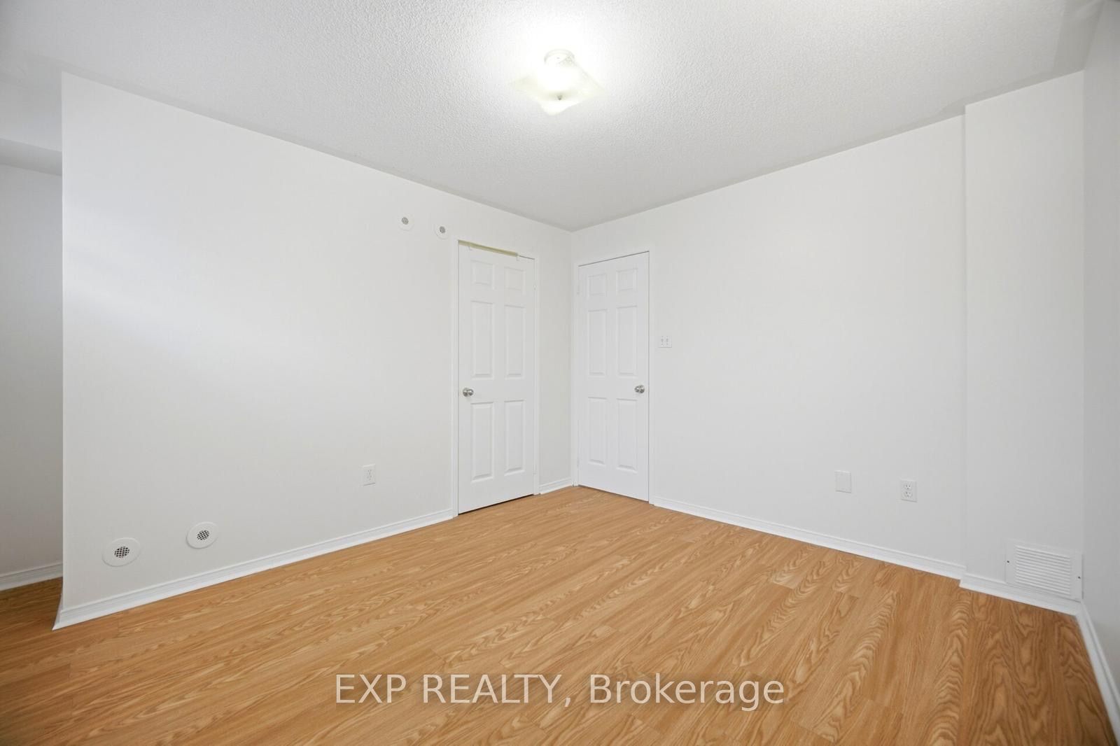 Residential Lease in Toronto E11 3