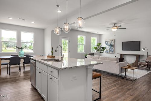 517 Crescent Wood Trl, Zebulon, NC, 27597-5557 | Card Image