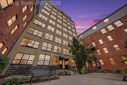 122w-6533 E Jefferson Ave, Detroit, MI, 48207-4344 | Card Image