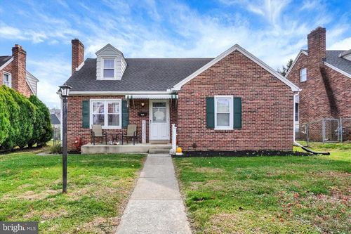 1552 Wayne Ave, YORK, PA, 17403-1242 | Card Image