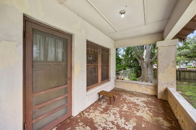 600 Brazos St, House other with 2 bedrooms, 1 bathrooms and 1 parking in Glidden TX | Image 4