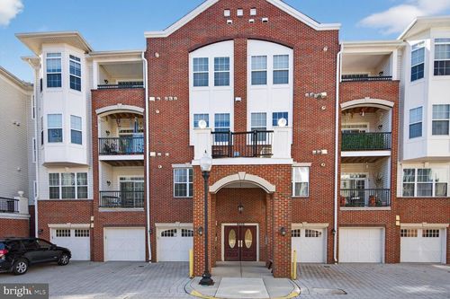 unit-307-9202 Charleston Dr, Manassas, VA, 20110-2833 | Card Image