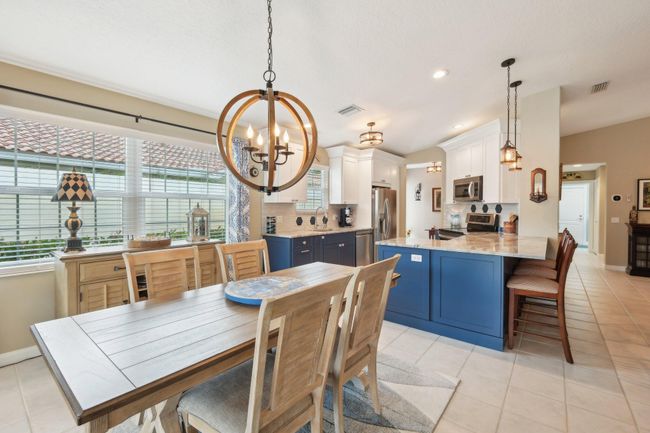 8136 Se Peppercorn Ct, House other with 3 bedrooms, 2 bathrooms and null parking in Hobe Sound FL | Image 8