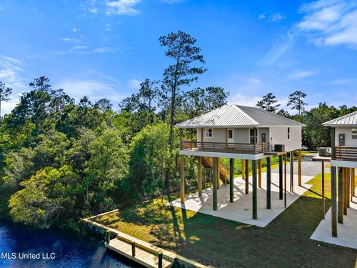 10064 Bayou View Dr E, Bay Saint Louis, MS, 39520-7474 | Card Image