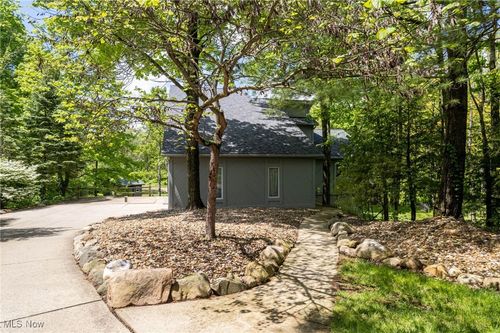 2616 Bethany Ln, Hinckley, OH, 44233-9792 | Card Image