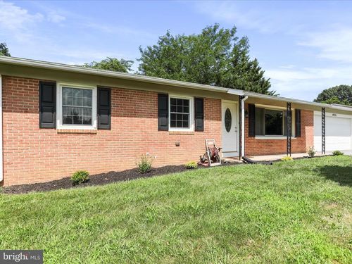 10836 Oak Valley Dr, HAGERSTOWN, MD, 21740-7847 | Card Image