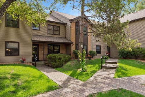 53-11041 Oregon Cir, Bloomington, MN, 55438-2450 | Card Image