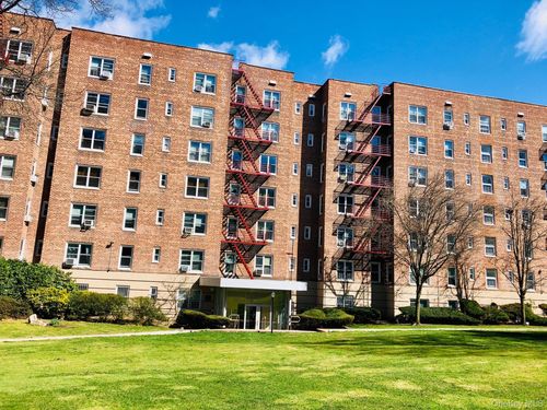 a-36-1300 Midland Ave, Yonkers, NY, 10704-1455 | Card Image