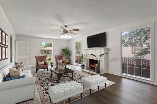 519 W Buchanan St, Mineola, TX, 75773-1662 | Card Image