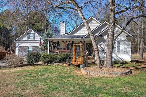 92 Morgan Dr, Adairsville, GA, 30103-6339 | Card Image