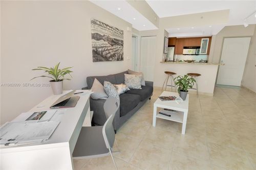 apt-2414-110 Washington Ave, Miami Beach, FL, 33139-7239 | Card Image