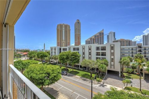 505-200 178th Dr, Sunny Isles Beach, FL, 33160-2812 | Card Image