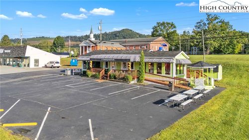 215 Long St, Jefferson, NC, 28640-9518 | Card Image