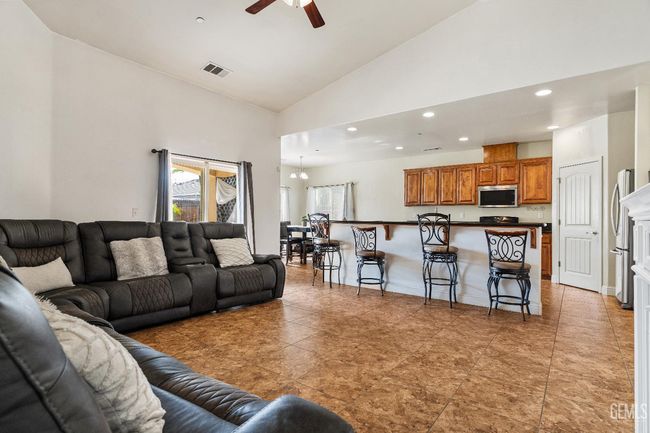 605 Cornelia St, House other with 4 bedrooms, 2 bathrooms and null parking in Wasco CA | Image 11