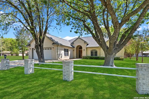 2592 Edgegrove, Canyon Lake, TX, 78133-4562 | Card Image