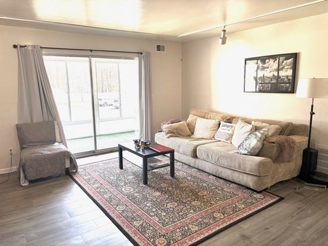 UNIT-82 - 32080 Grand River Ave, Condo with 2 bedrooms, 2 bathrooms and null parking in Farmington MI | Image 18