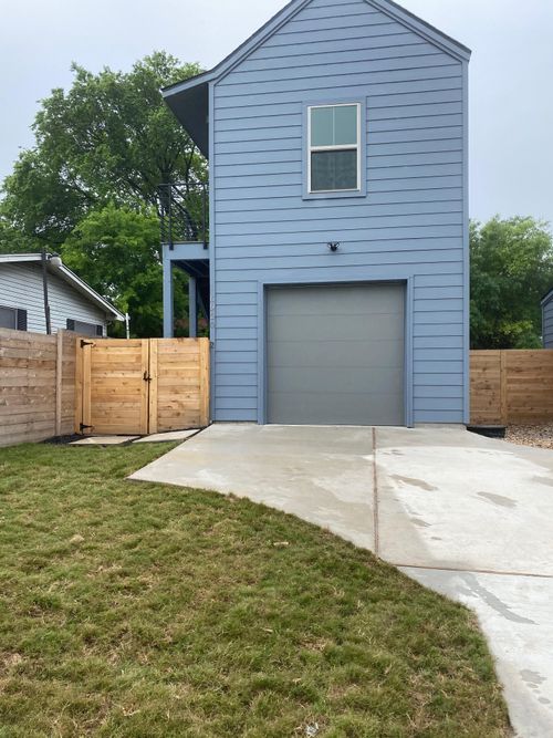2-6920 Bethune Ave, Austin, TX, 78752-3207 | Card Image