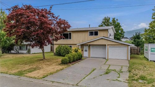 9324 James St, Chilliwack, BC, V2P6G9 | Card Image