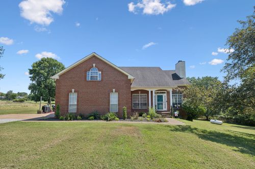 131 E Robertson Rd, Castalian Springs, TN, 37031-4611 | Card Image