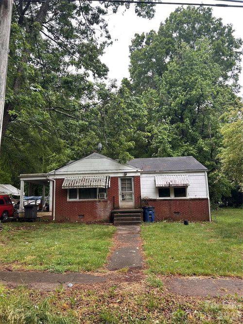 528 Woodlawn Dr, Statesville, NC, 28677-4960 | Card Image