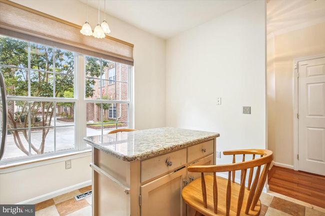 6119 Madison Crest Ct, Townhouse with 3 bedrooms, 4 bathrooms and null parking in FALLS CHURCH VA | Image 4