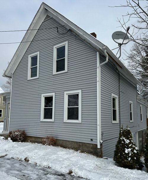26 Green St, Monson, MA, 01057-1212 | Card Image