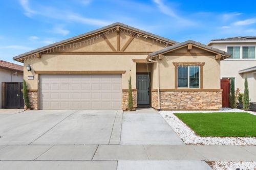 1040 Merrimack St, Roseville, CA, 95747-4135 | Card Image