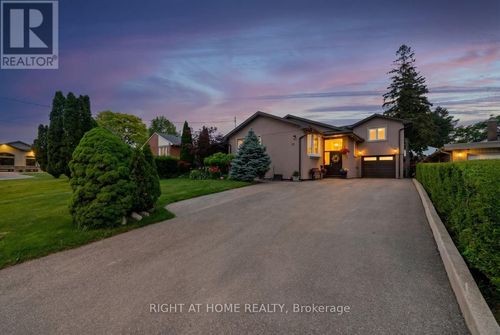 21 Warbeck Place, Toronto (Kingsview Village-The Westway), ON, M9R3C2 | Card Image