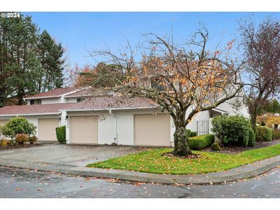 3320 Ne 29 Th St, Condo with 2 bedrooms, 2 bathrooms and 1 parking in Gresham OR | Image 1