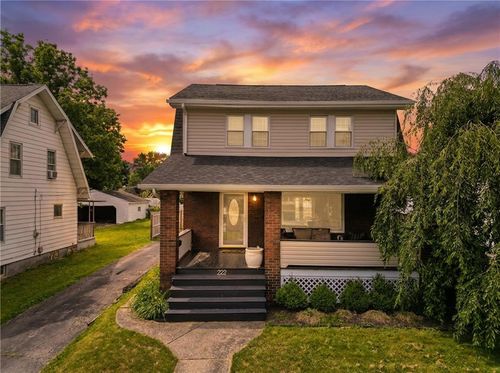 222 E Sheridan Ave, New Castle, PA, 16105 | Card Image