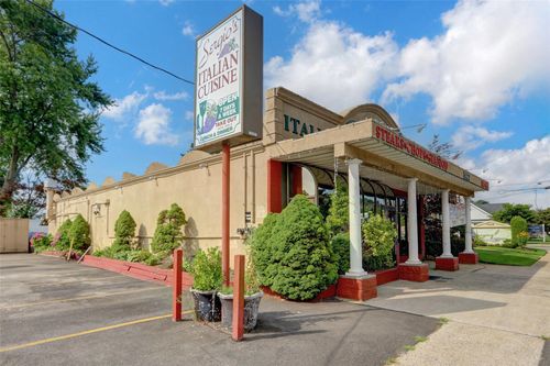 5422 Merrick Rd, Massapequa, NY, 11758-6213 | Card Image