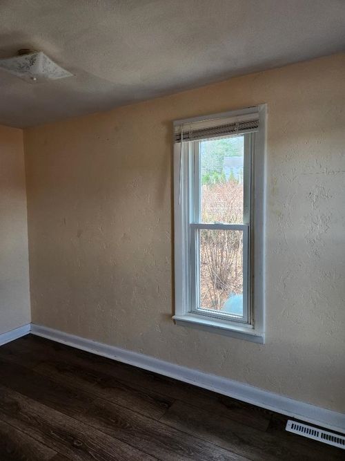 3 Chase St, Derry, NH, 03038 | Card Image