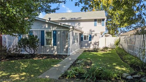 3708 Edgewater Boulevard, Vermilion, OH, 44089 | Card Image