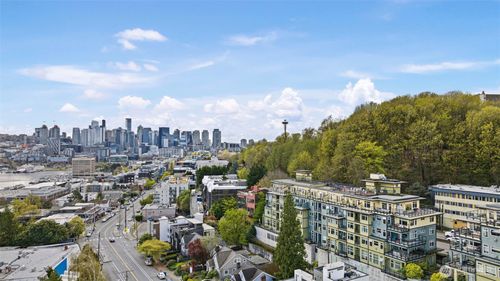 apt-b207-655 Crockett St, Seattle, WA, 98109-2798 | Card Image