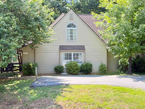 1102 Amber Ridge Rd, CHARLOTTESVILLE, VA, 22901-9542 | Card Image