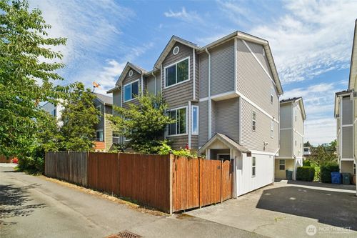 b-9211 Ashworth Ave N, Seattle, WA, 98103-3501 | Card Image