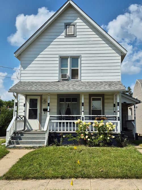 321 Hoy Ave, Woodstock, IL, 60098-3965 | Card Image