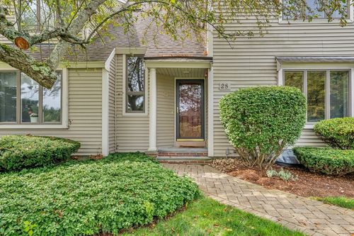 28-28 Mid Iron Dr, North Reading, MA, 01864-3401 | Card Image