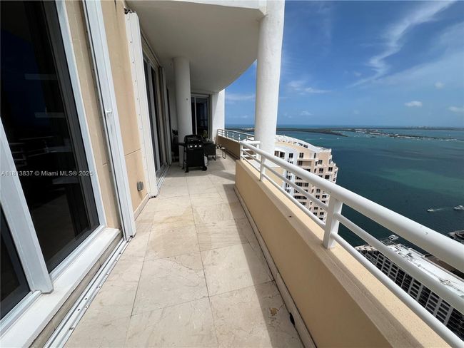 APT-4505 - 848 Brickell Key Dr, Condo with 3 bedrooms, 4 bathrooms and null parking in Miami FL | Image 9